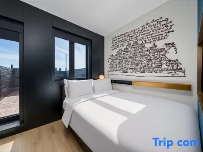 Standard Double room with view