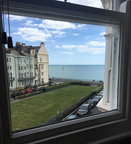 Standard Twin room with sea view