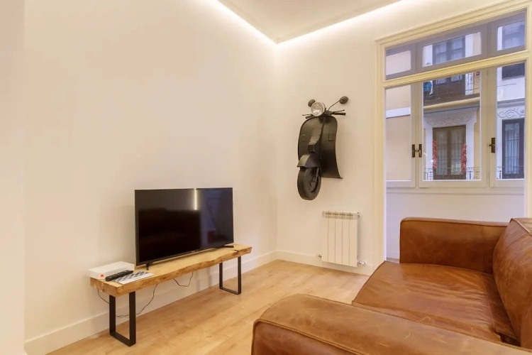 2 Bedrooms Apartment
