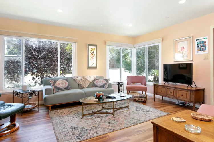 3772 Ventura - 1 Bedroom Duplex
