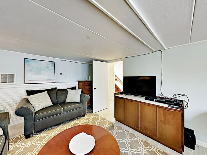 Cape Cod Retreat - 3 Br Home