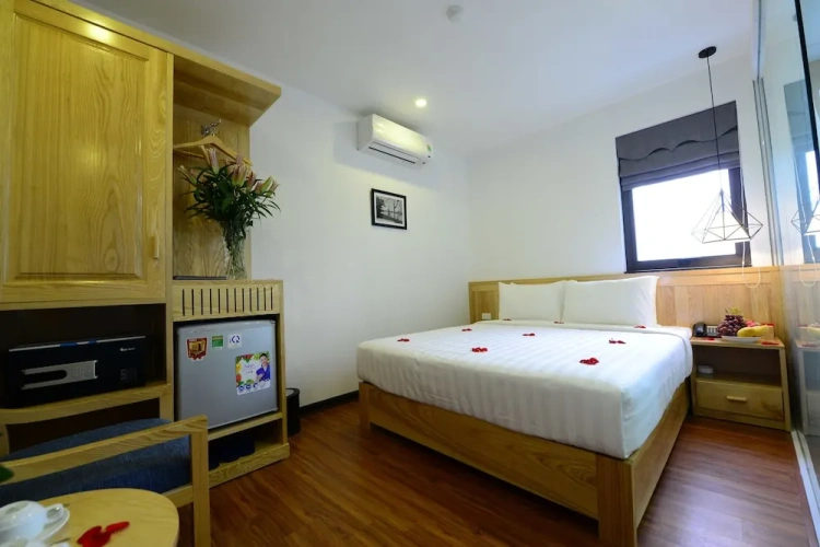 Deluxe Double room with city view