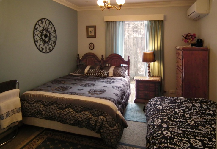 Standard Triple room