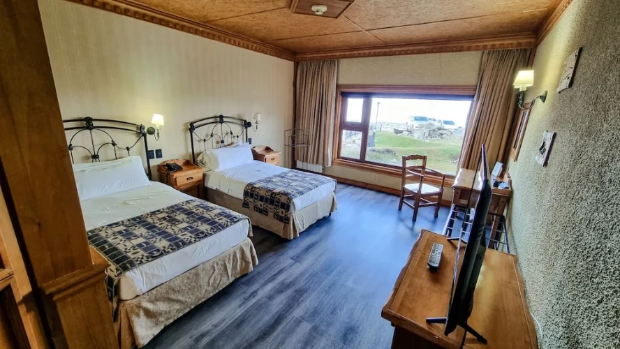 Standard Twin room with canal view