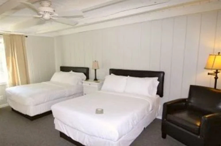 The Orchard Hill Inn