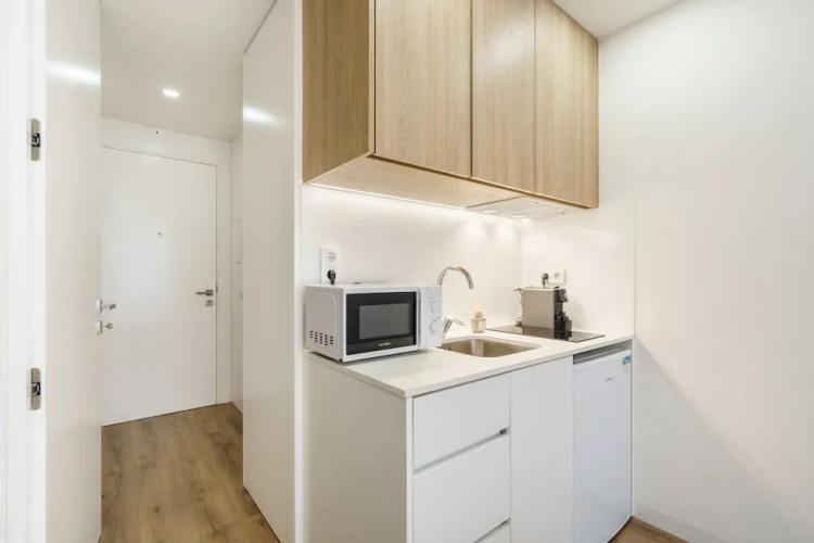 Santa Barbara Flat by Minhos Guest