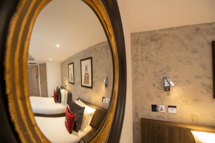 Deluxe Apartment