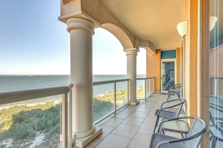 2 Bedrooms Apartment with balcony