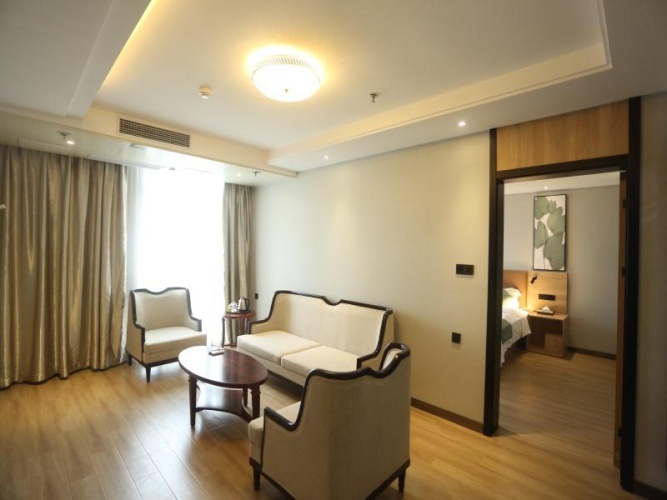 Deluxe Suite