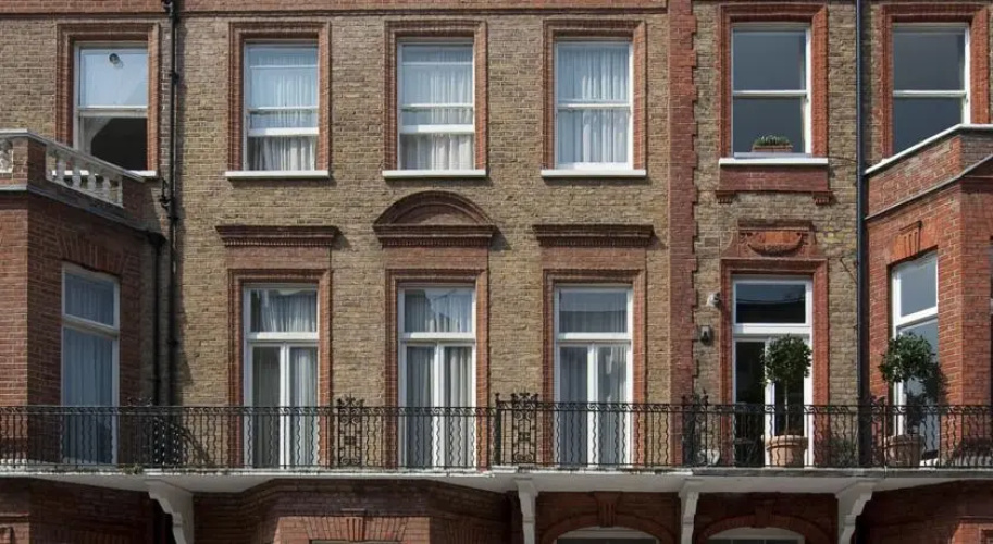 Astons Apartments