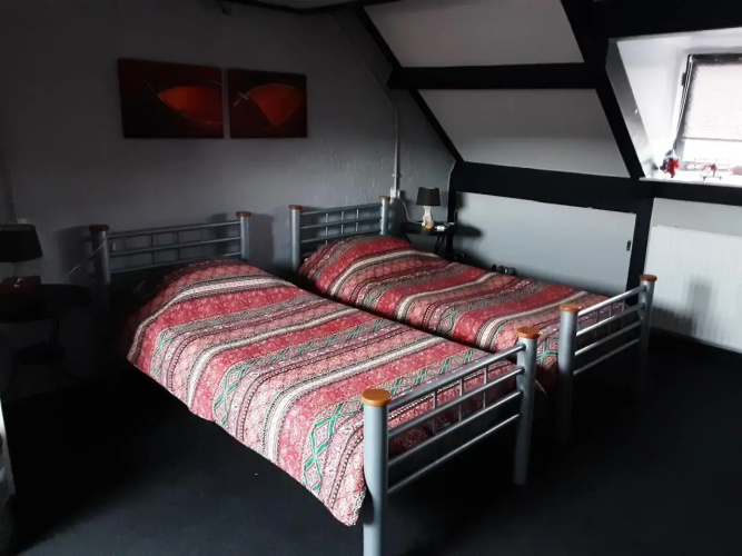 B & B D N Engel