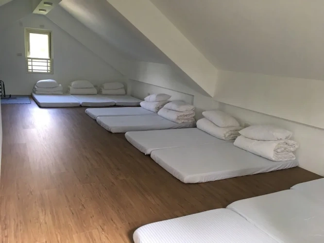 Economy room