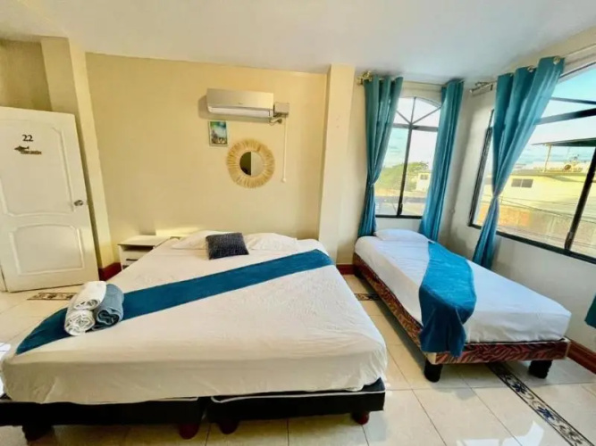 Reef Hostel Manta