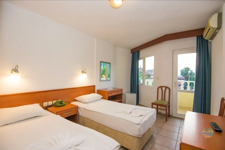 Standard Triple room with balcony