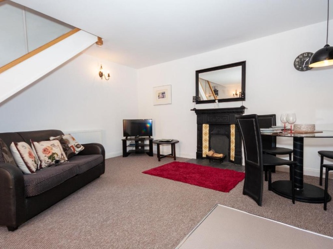 Deluxe Apartment