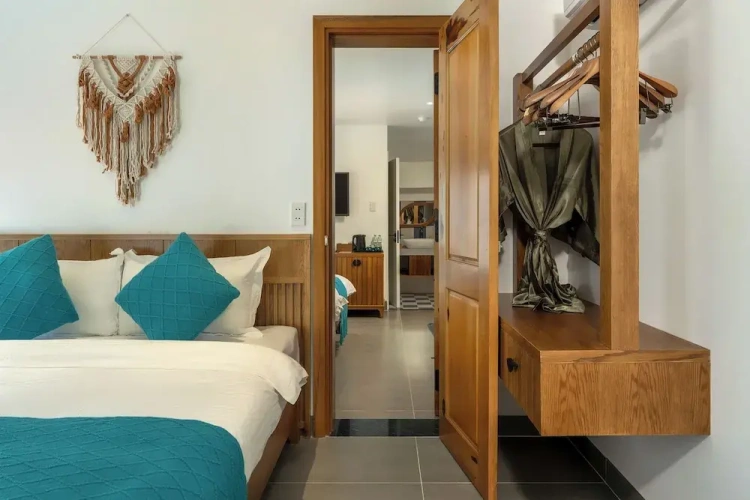 Standard Triple room