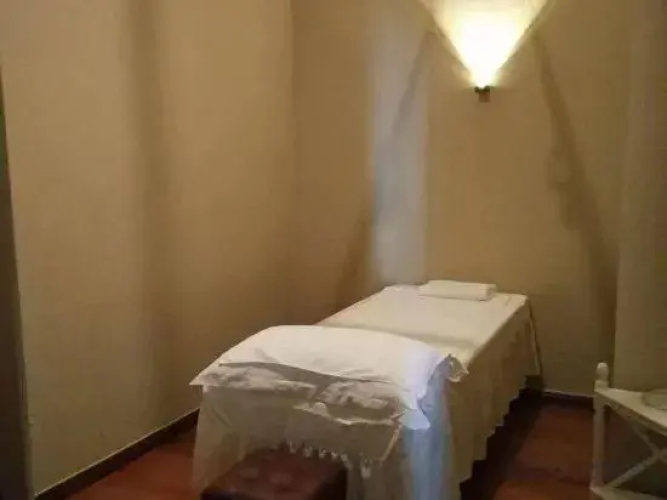 Weiyina Hotel