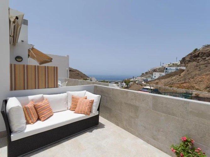 2 Bedrooms Family Apartment with sea view
