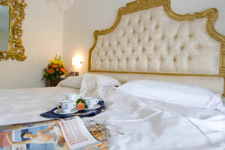 Strand Hotel Terme Delfini
