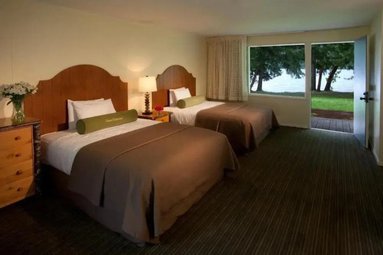 Lake Crescent Lodge