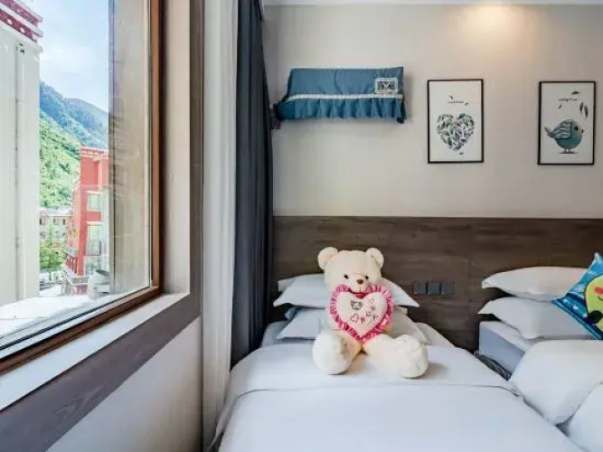 Super 8 Hotel (Jiuzhaigou Branch)