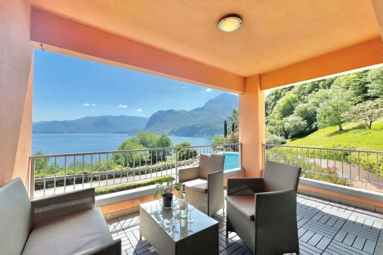 Family Apartment with lake view