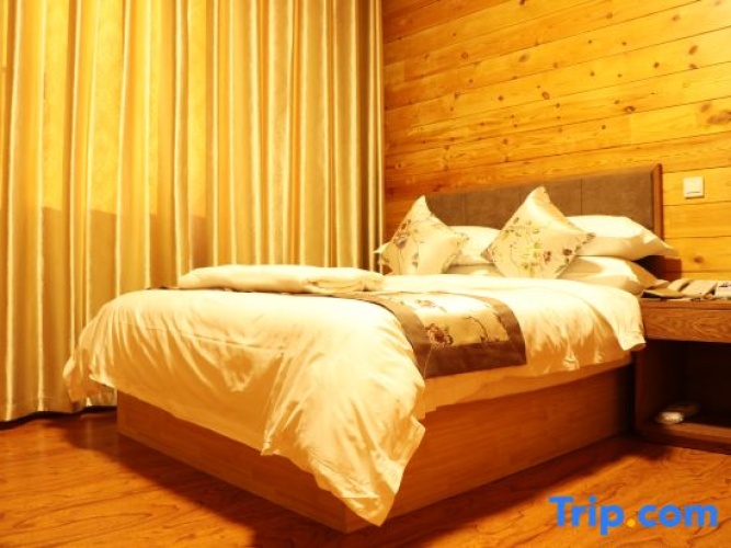 Duplex Suite with land view