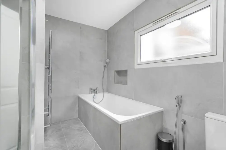 Modern 5-bed Home in Maida Vale