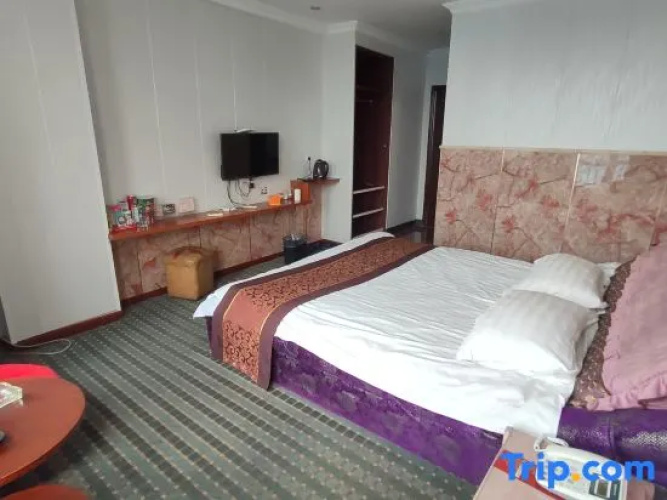 Tongxiang Holly Hotel