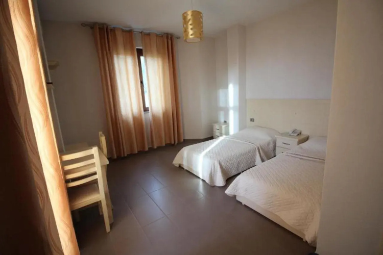 Piazza Hotel