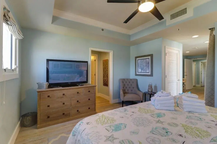 Sterling Breeze Resort By BlueSwell