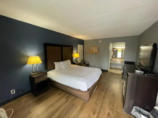 Ramada Limited Forest City