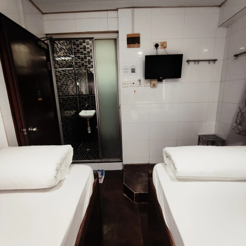 Four Seasons Hostel