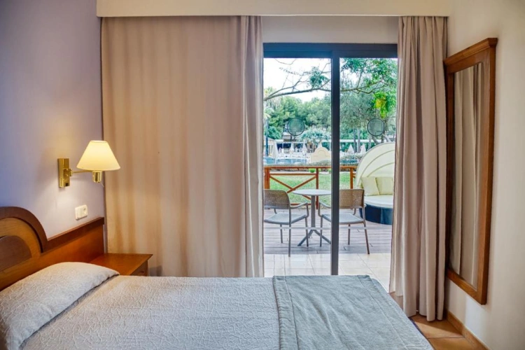 1 Bedroom Apartment with pool view