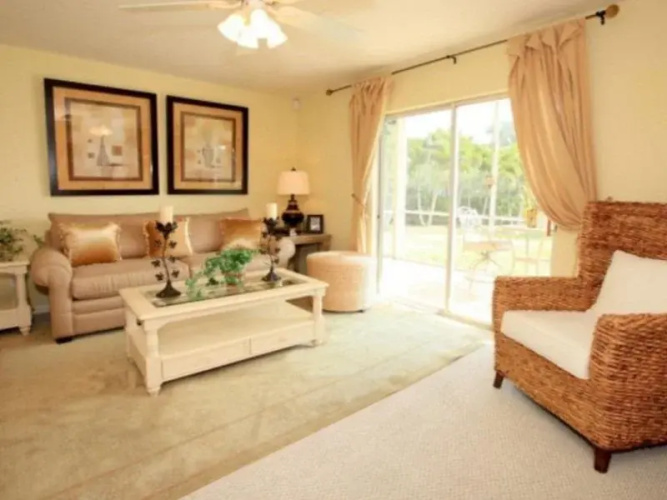 Laguna Bay Apartments