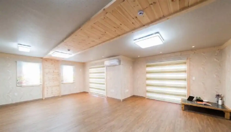 Grand room