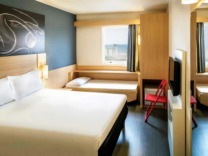 ibis Macae