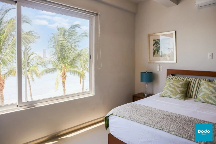 Condo con vista al mar en Torre 2501