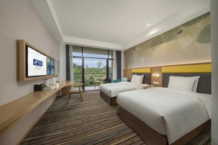 Standard Quadruple room with balcony and with river view