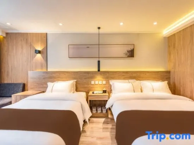 Standard Triple Family room