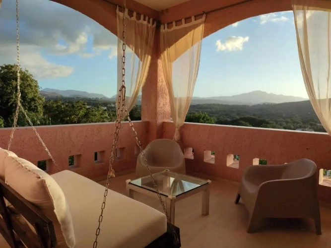 4 Bedrooms Villa