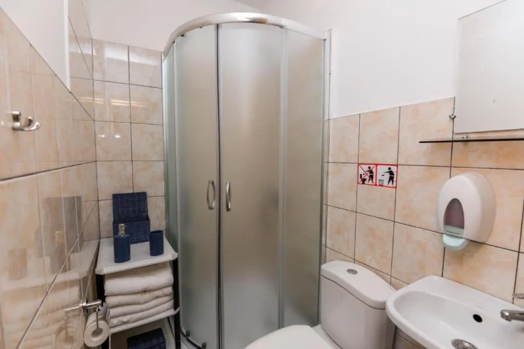 Economy Quadruple room