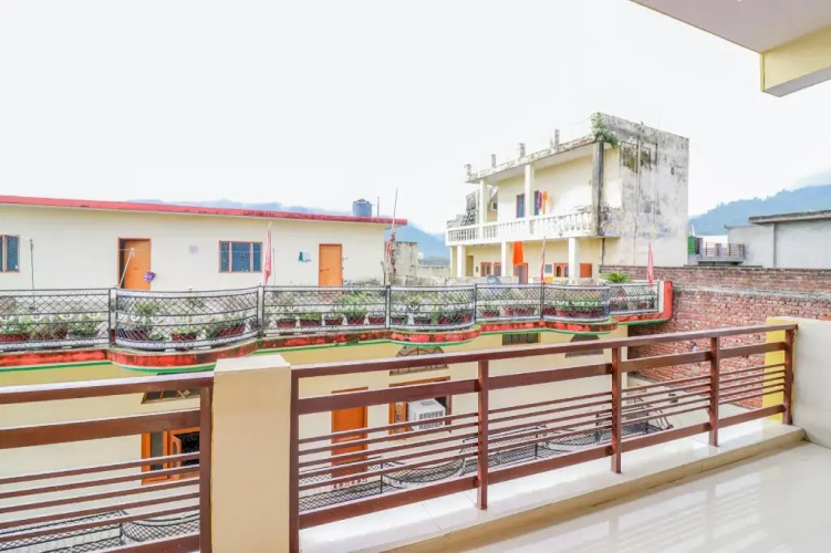MG Residency by OYO Rooms