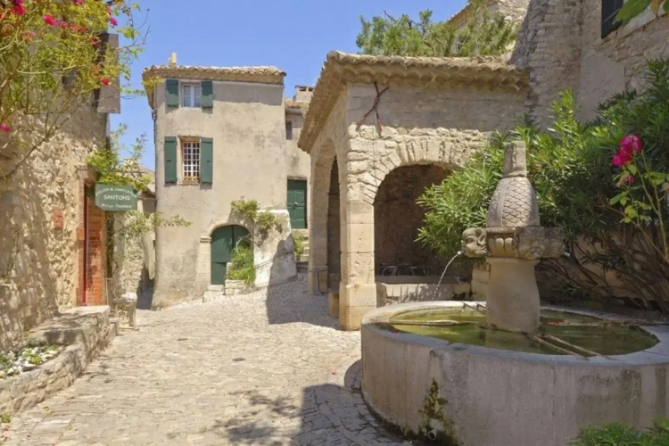 Apt 50m2 avec Balcon tout équipé proche d'Avignon