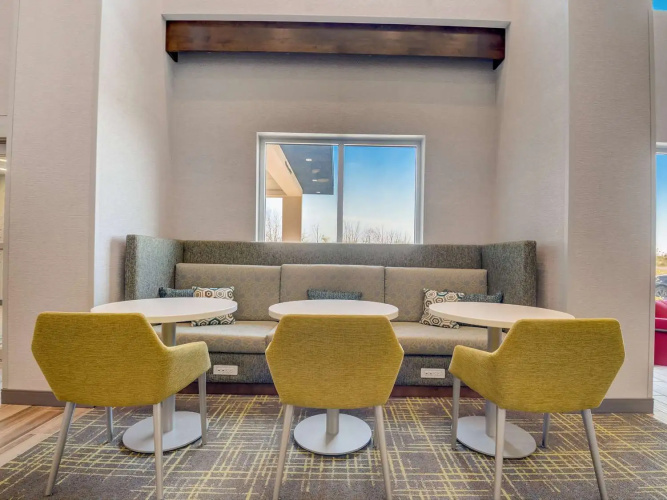 Hampton Inn and Suites Williamstown Ark Encounter