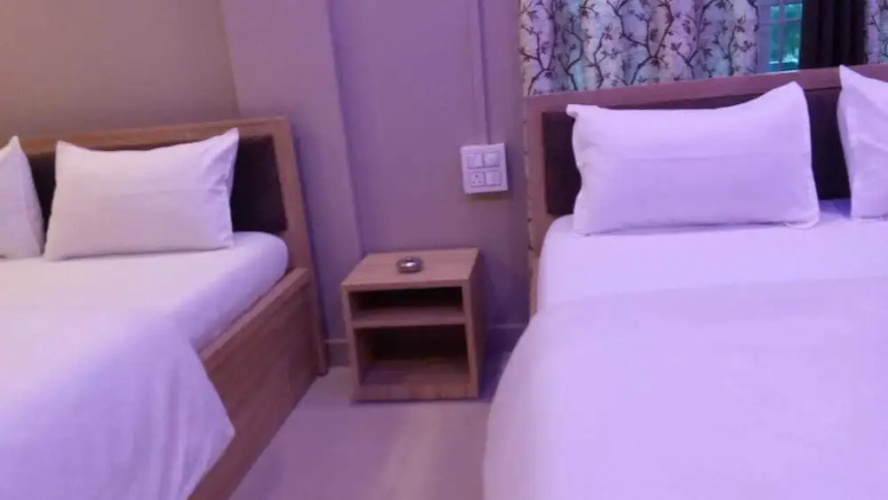 3 Star Lodge