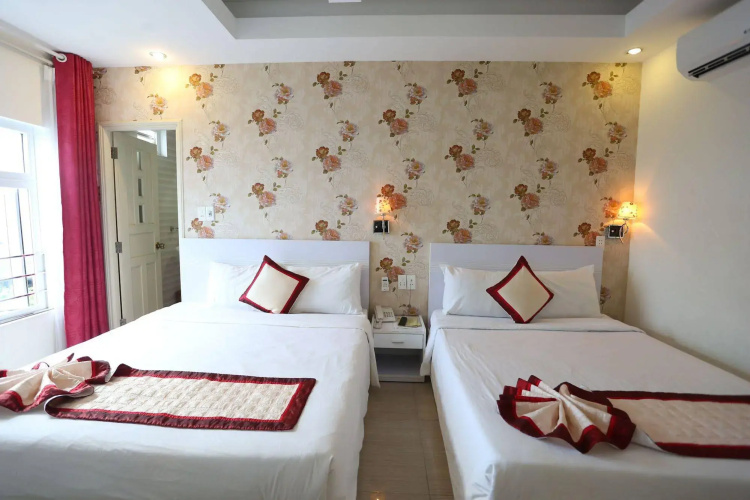 Lee Park Hotel