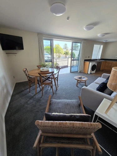 1 Bedroom Standard Basement room