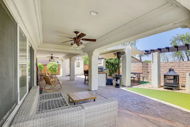 3 Mi to Coachella: Quaint Studio w/ Shared Yard!