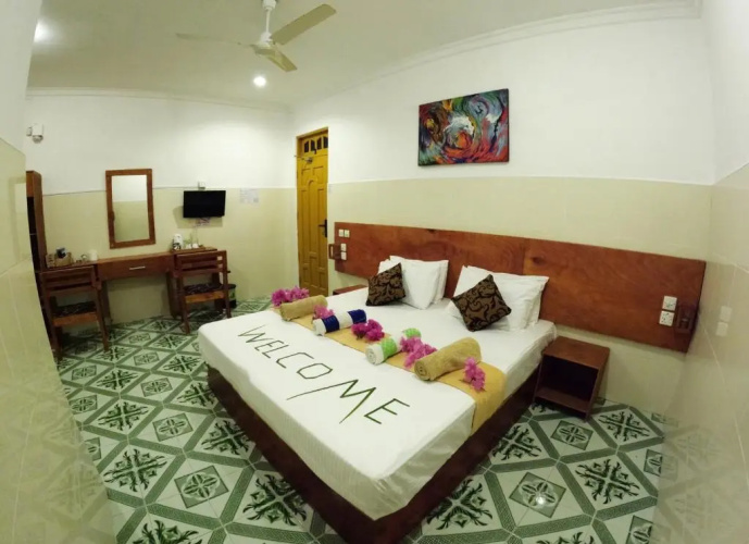 Adroit Beach Inn